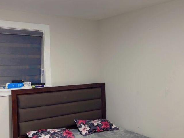 Shared Living/roommate 1 Bedroom For Rent Surrey BC 450 ES97421478