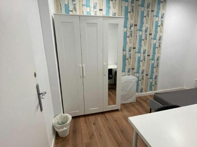 Shared Living/Roommate 1 Dormitorio Badalona Badalona ES102579862