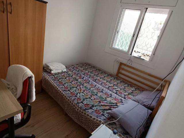 Shared Living/Roommate 1 Dormitorio L'Hospitalet De Llobregat L'Hospitalet De Llobregat ES101643334