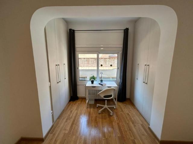 Shared Living/Roommate 1 Dormitorio L'Hospitalet De Llobregat L'Hospitalet De Llobregat ES102815338