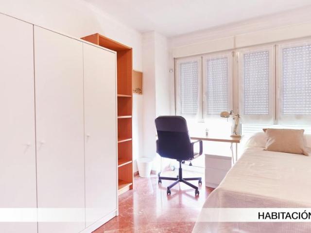 Shared Living/Roommate 1 Dormitorio Sevilla Sevilla ES100727106