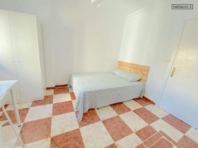 Shared Living/Roommate 1 Dormitorio Sevilla Sevilla ES102436382