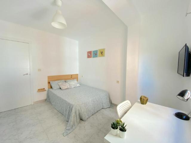 Shared Living/Roommate 1 Dormitorio Sevilla Sevilla ES102436407