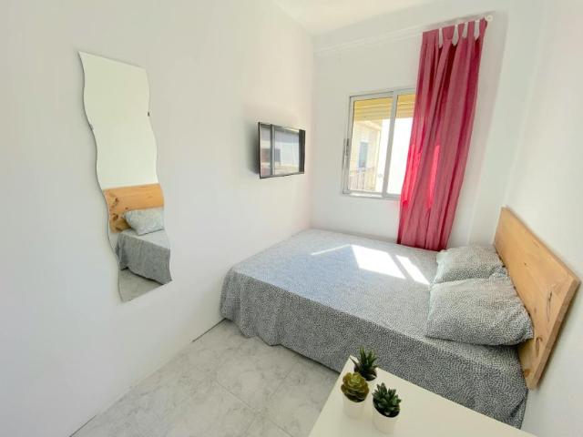 Shared Living/Roommate 1 Dormitorio Sevilla Sevilla ES102436406