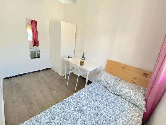 Shared Living/Roommate 1 Dormitorio Sevilla Sevilla ES102436412