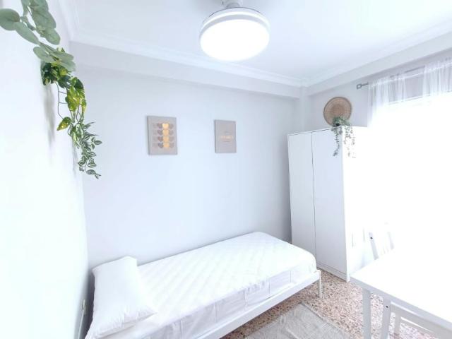Shared Living/Roommate 1 Dormitorio Sevilla Sevilla ES104877823