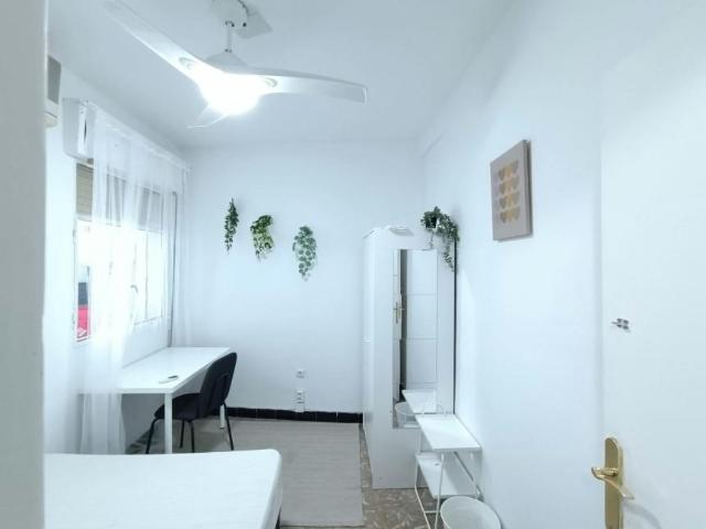 Shared Living/Roommate 1 Dormitorio Sevilla Sevilla ES104877825