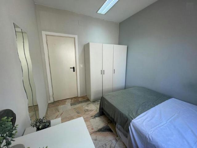 Shared Living/Roommate 1 Dormitorio Sevilla Sevilla ES99882774