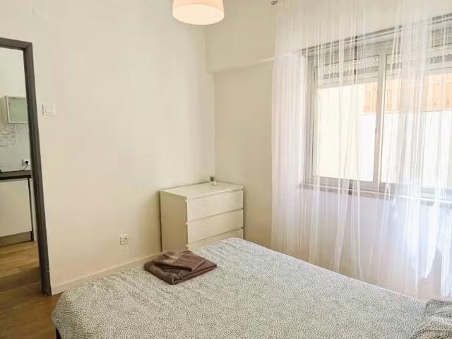 shared living/roommate 1 quarto, Queluz Queluz 2745 161 DLS98789106