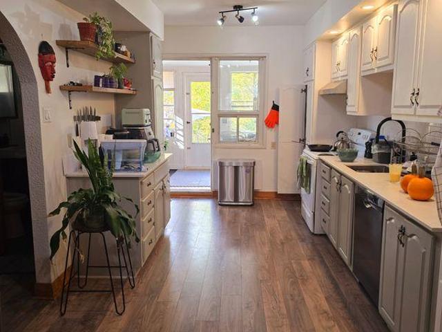 Shared Living/roommate 2 Bedroom For Rent Montréal QC 900 ES97417848