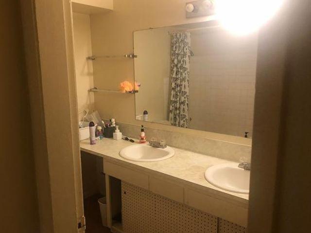 Shared Living/roommate 2 Bedroom For Rent Burnaby BC 900 ES97414110