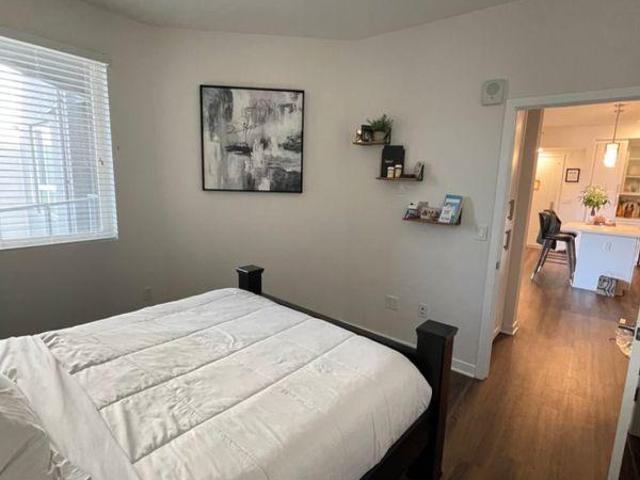 Shared Living/roommate 2 Bedroom For Rent Toronto ON 650 ES96647477