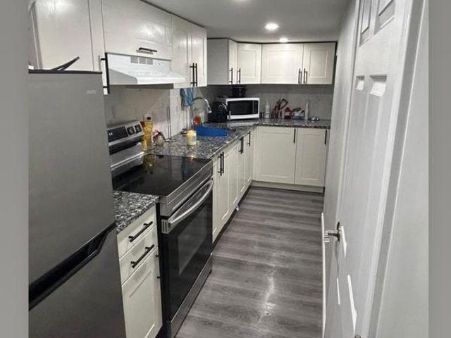 Shared Living/roommate 2 Bedroom For Rent Windsor ON 1000 ELS96649223