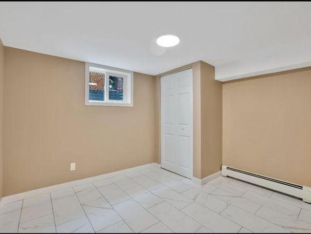 Shared Living/roommate 2 Bedroom For Rent Windsor ON 850 ES97420842