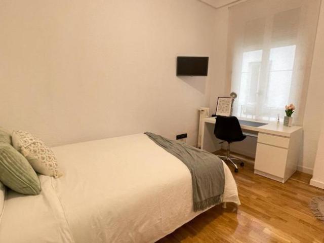 Shared Living/Roommate 7 Dormitorio Madrid Madrid ES100233680