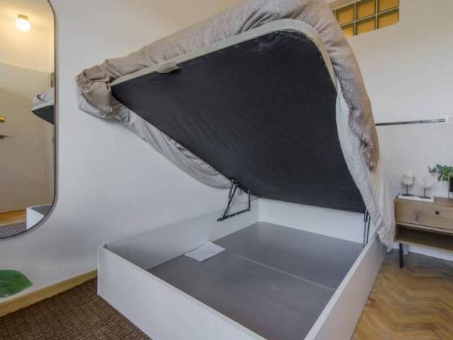 Shared Living/Roommate 7 Dormitorio Madrid Madrid ES101815811