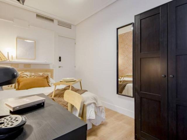 Shared Living/Roommate 7 Dormitorio Madrid Madrid ES101154716