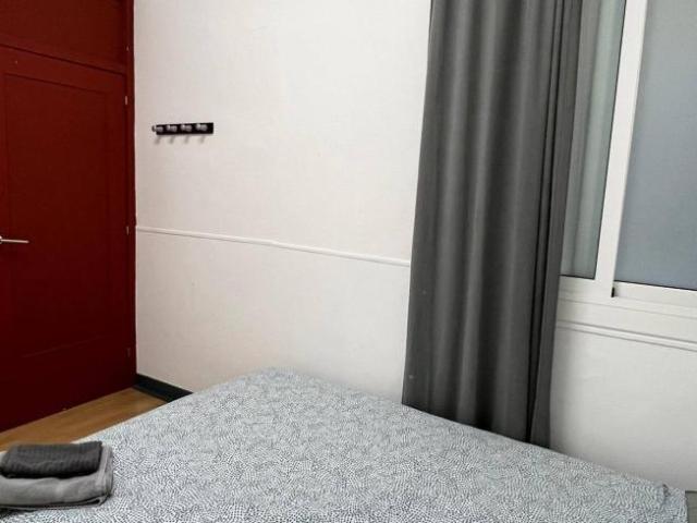 Shared Living/Roommate 7 Dormitorio Barcelona Barcelona ES101771452