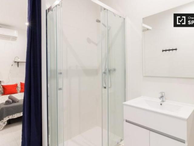 Shared Living/Roommate 7 Dormitorio Barcelona Barcelona ES101814281