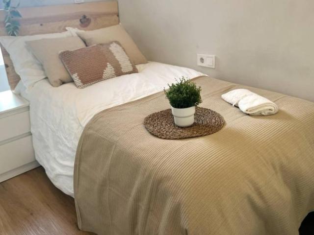 Shared Living/Roommate 7 Dormitorio Valencia Valencia ES103658282