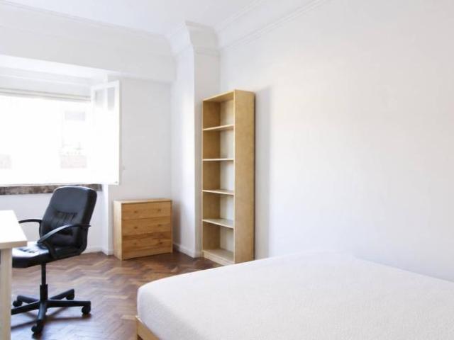 shared living/roommate 7 quarto, lisbon lisbon 1150 200 DLS102309857