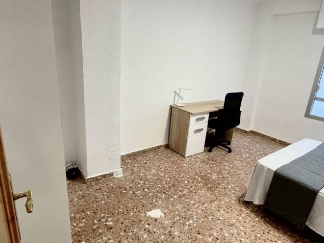 Shared Living/Roommate 4 Dormitorio Alicante Alicante ES101807255