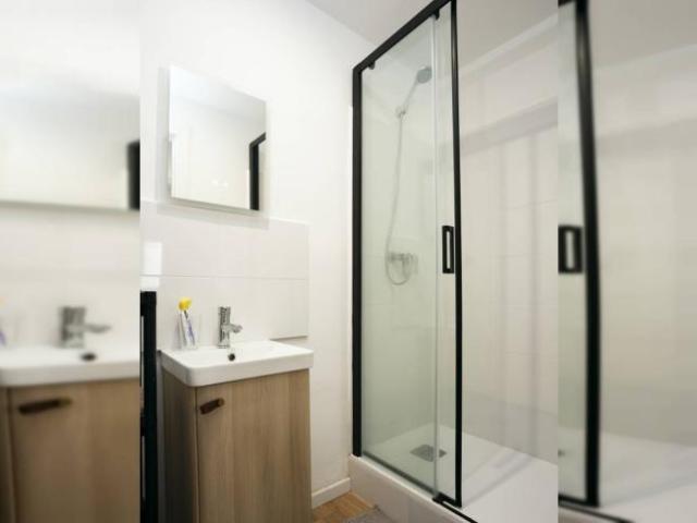 Shared Living/Roommate 4 Dormitorio Barcelona Barcelona ES100494208