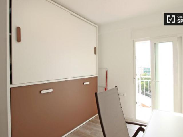 Shared Living/Roommate 4 Dormitorio Barcelona Barcelona ES101734289