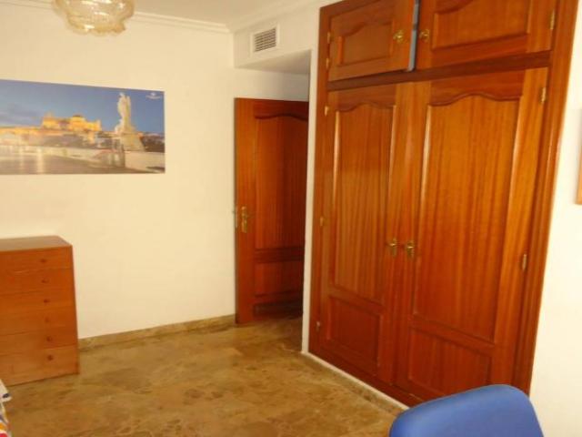 Shared Living/Roommate 4 Dormitorio Cordoba Cordoba ES101811498