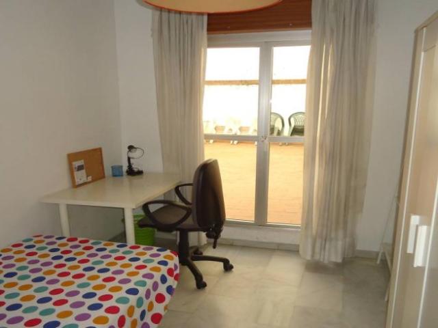 Shared Living/Roommate 4 Dormitorio Cordoba Cordoba ES101821985
