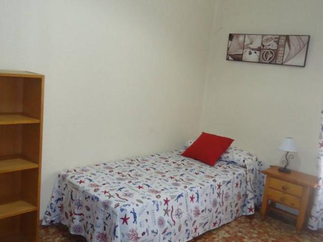Shared Living/Roommate 4 Dormitorio Cordoba Cordoba ES101823618