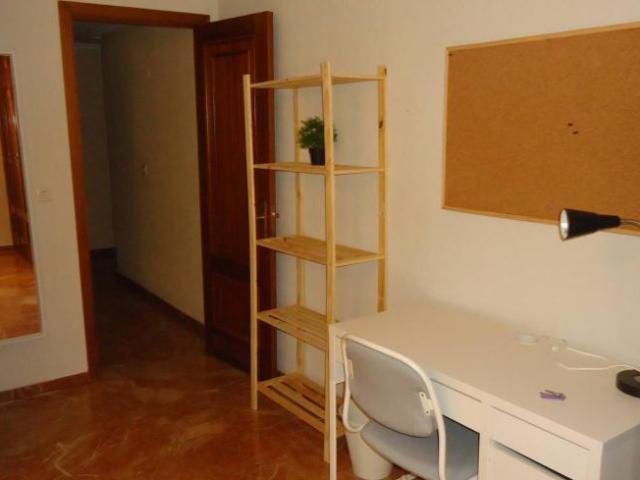 Shared Living/Roommate 4 Dormitorio Cordoba Cordoba ES98364963