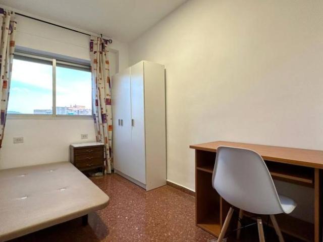 Shared Living/Roommate 4 Dormitorio Granada Granada ES103925509