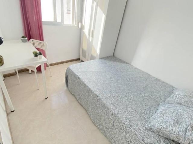 Shared Living/Roommate 4 Dormitorio Seville Seville ELS100813403