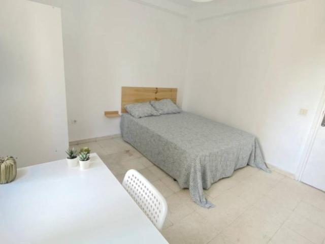Shared Living/Roommate 4 Dormitorio Seville Seville ELS100813407