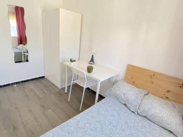 Shared Living/Roommate 4 Dormitorio Seville Seville ES100571133