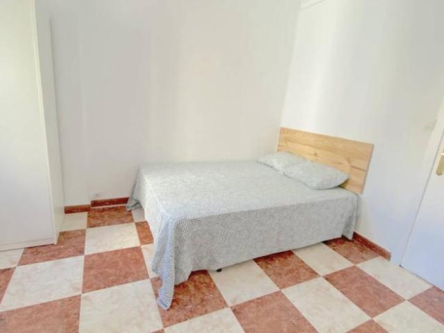 Shared Living/Roommate 4 Dormitorio Seville Seville ES100813373