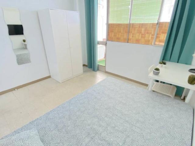 Shared Living/Roommate 4 Dormitorio Seville Seville ES100813379
