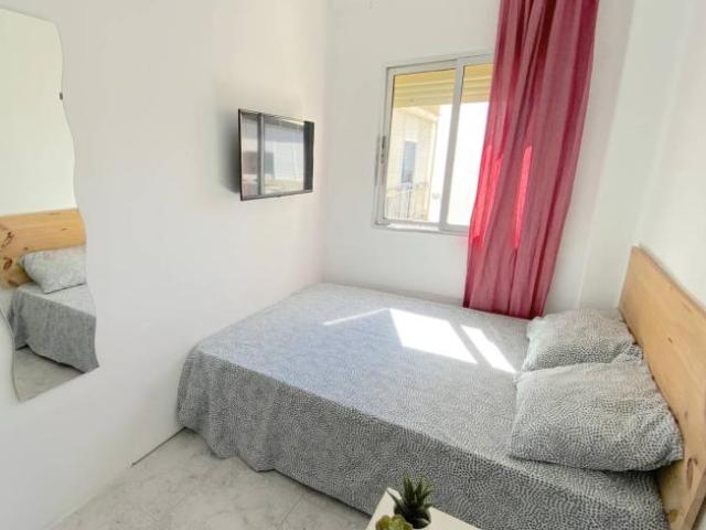 Shared Living/Roommate 4 Dormitorio Seville Seville ES101020825