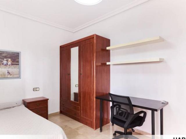 Shared Living/Roommate 4 Dormitorio Seville Seville ES101738372