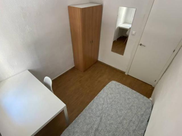 Shared Living/Roommate 4 Dormitorio Seville Seville ES103217925