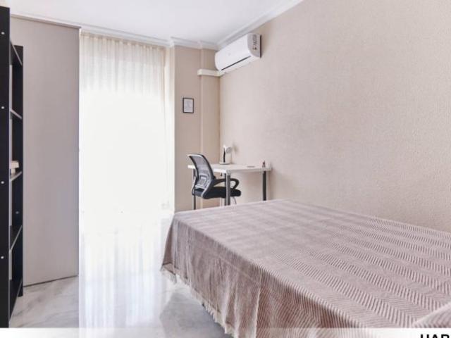 Shared Living/Roommate 4 Dormitorio Seville Seville ES91660098