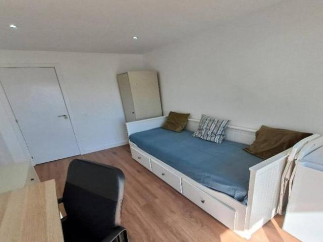 Shared Living/Roommate 4 Dormitorio Valencia Valencia ES101770731