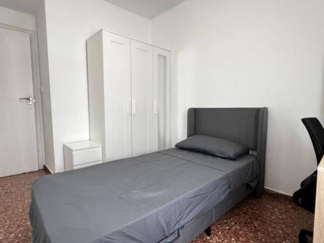 Shared Living/Roommate 4 Dormitorio Valencia Valencia ES93318755