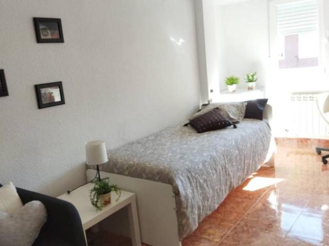 Shared Living/Roommate 4 Dormitorio Zaragoza Zaragoza ES100089545