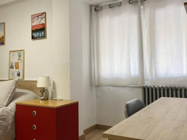 Shared Living/Roommate 4 Dormitorio Zaragoza Zaragoza ES99519286
