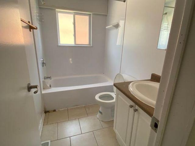 Shared Living/roommate 5 Bedroom For Rent St. Catharines ON 675 ELS97421619