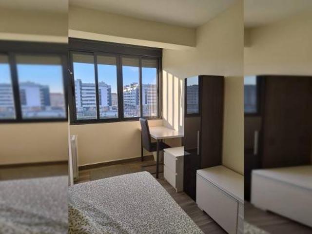 Shared Living/Roommate 5 Dormitorio Madrid Madrid ES74563287