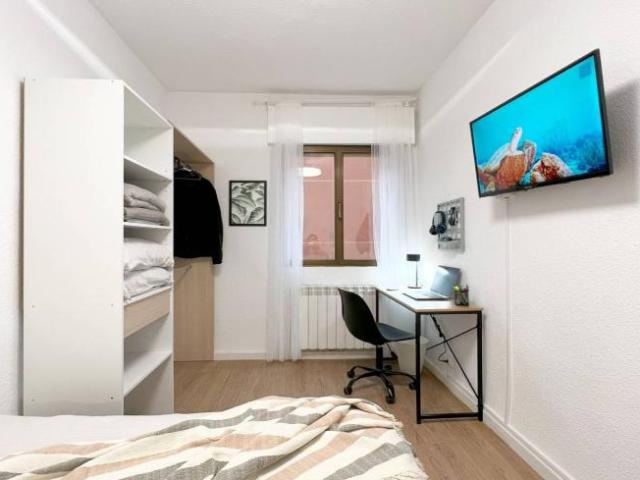 Shared Living/Roommate 5 Dormitorio Madrid Madrid ES93974989