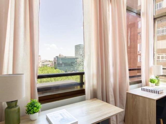 Shared Living/Roommate 5 Dormitorio Madrid Madrid ES98343183